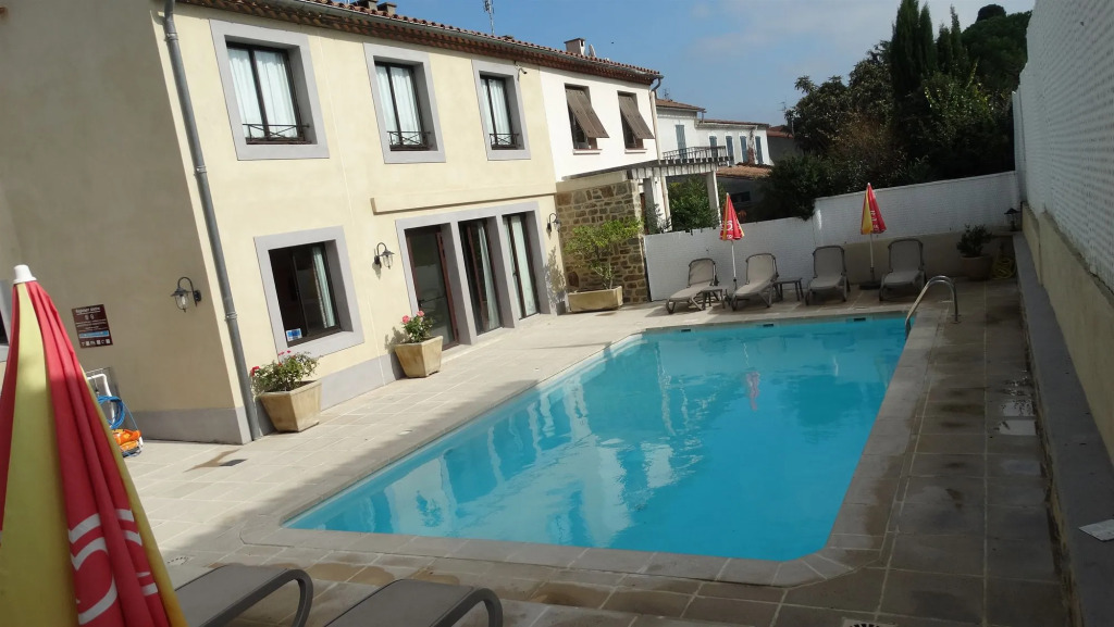 Hôtel lAragon à 50m de la cité de Carcassonne