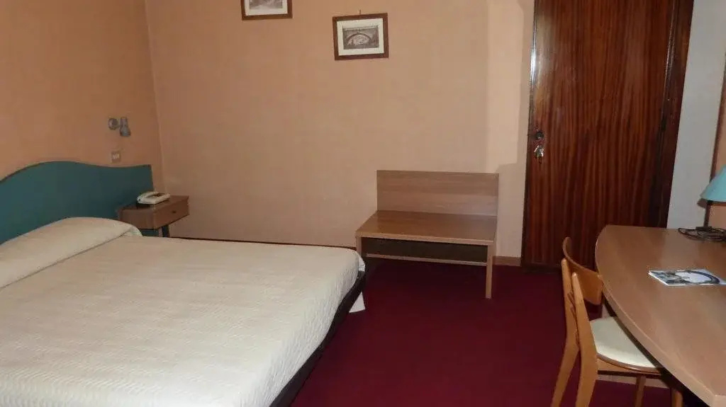 Motel River
