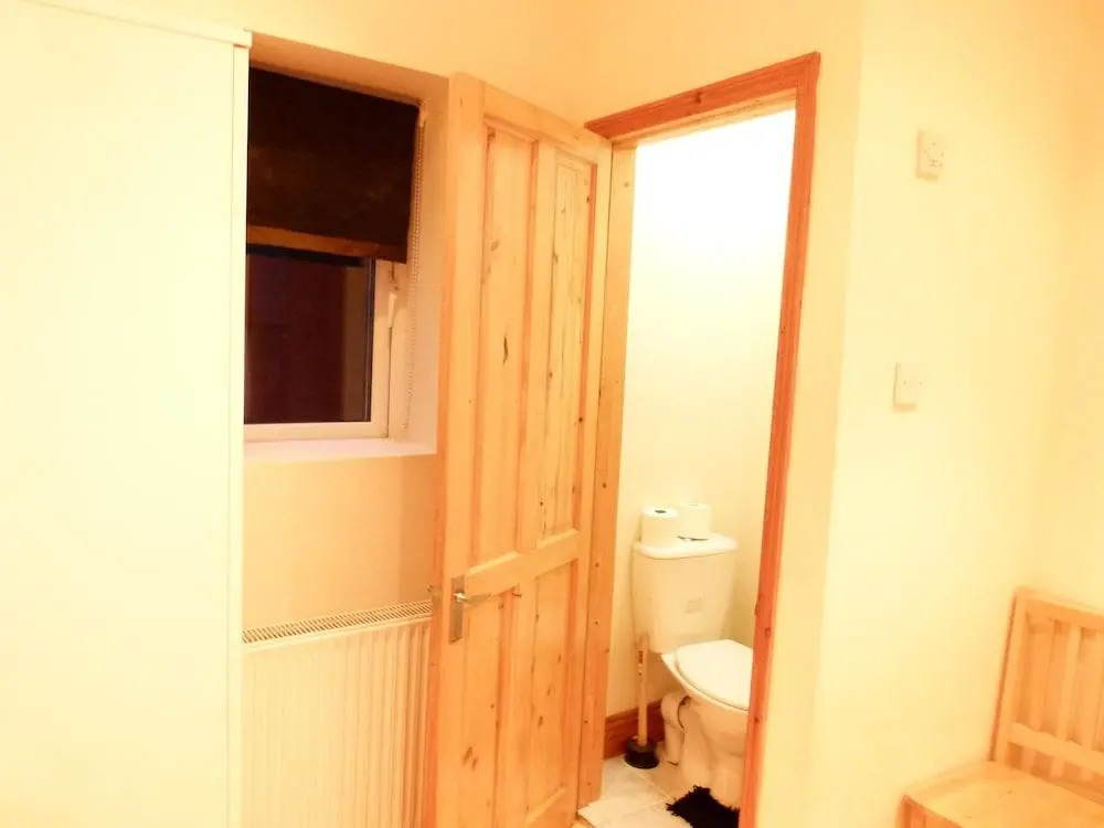 SS Property Hub - Family Apartment Kensington