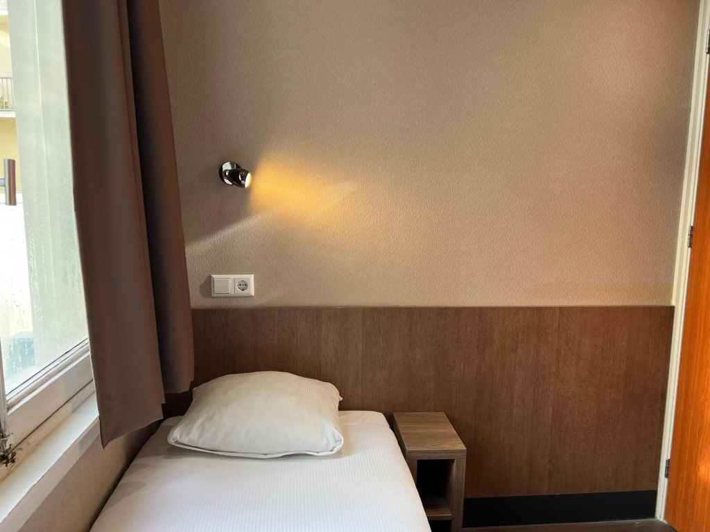Blossoms City Hotel