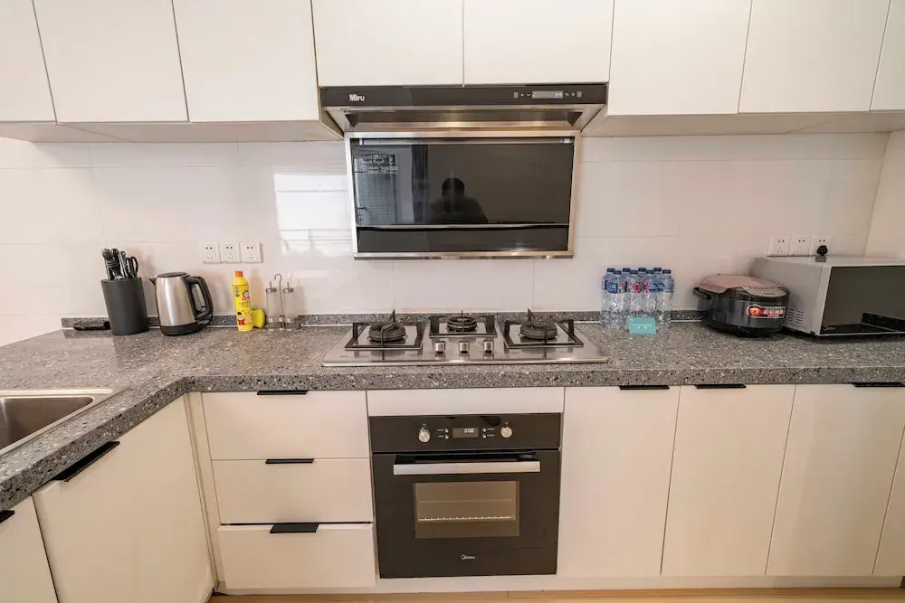 Tyms Bright 2BR 1BA Apt Xuhui Center