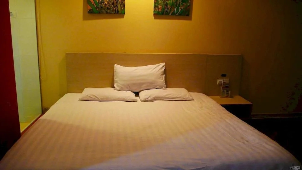 Hanting Hotel (Dujiangyan Xuanhuamen)