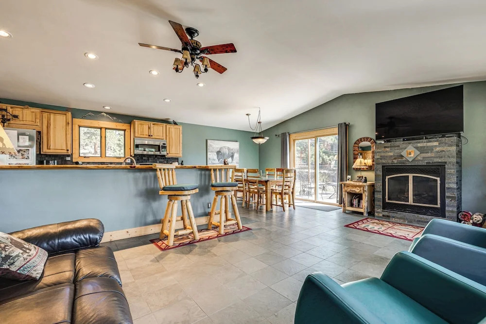 Estes Park Home w/ AC - 1/2 Mi to Lake & Downtown!