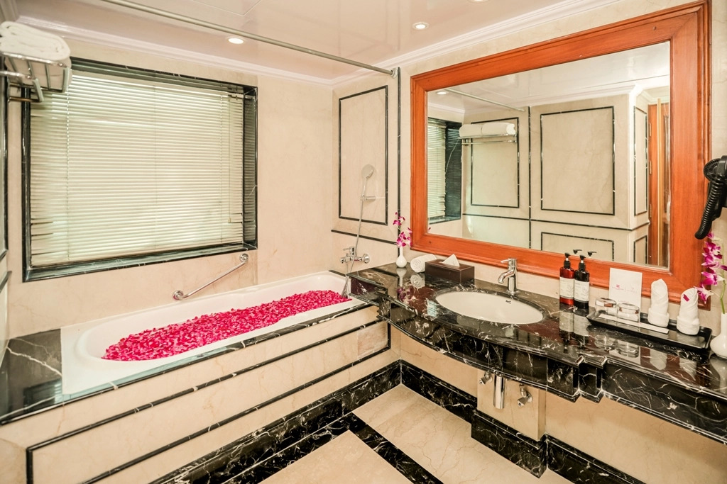 Regenta Central Lucknow by Royal Orchid Hotels Limited