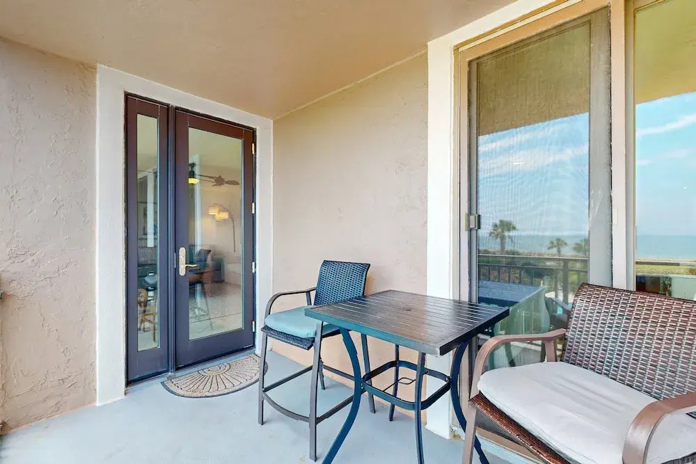 Oceanfront Condo With Washer/dryer, AC & Heated Pool