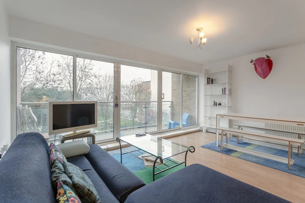 Stylish 2 Bedroom in Trendy East End