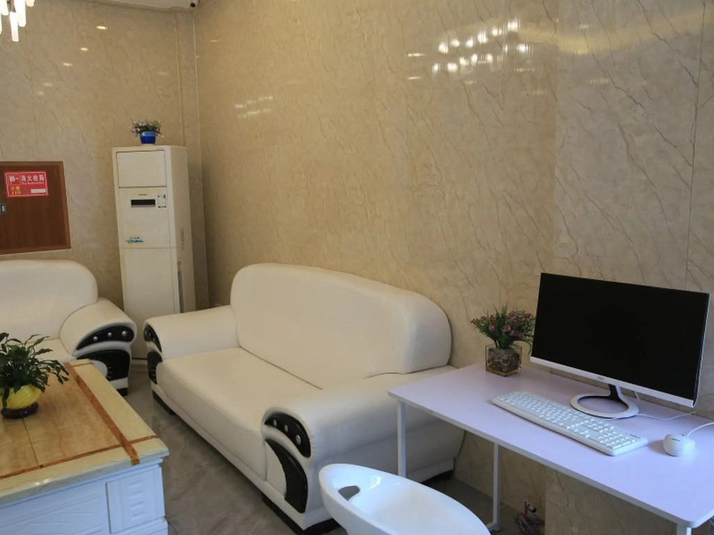 Green Tree Inn Haikou Airpot Shuttle Bus Xiakan Station Shell Hotel