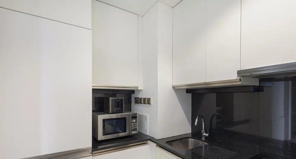 LUX The JW Marina Studio 4