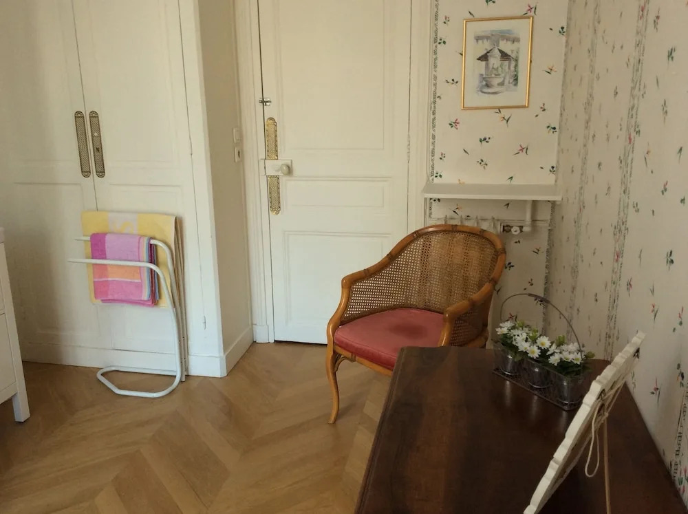 Chambres d'Hôtes Quartier Champs Elysées