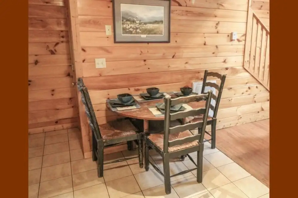 46 Bear Necessites - 2 Br Cabin