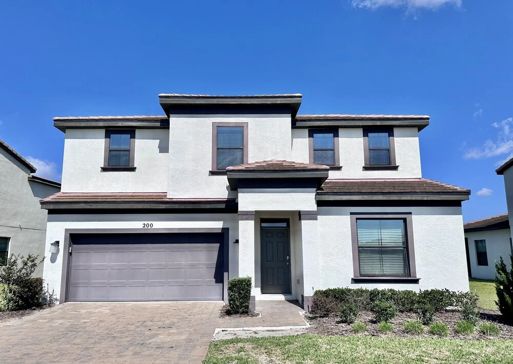 Balmoral Resort-200kb 6 Bedroom Home by RedAwning