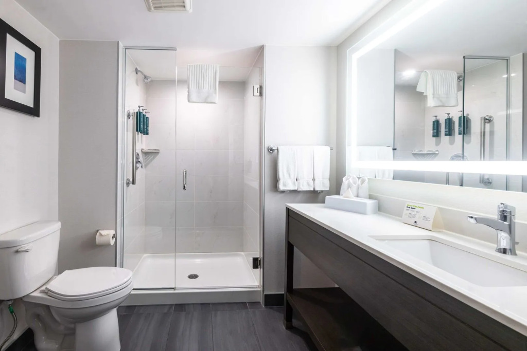 DoubleTree by Hilton Calgary North