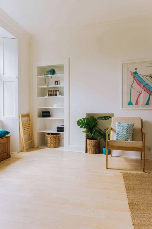 Cosy 1 Bedroom Apartment Right Beside Holyrood Park