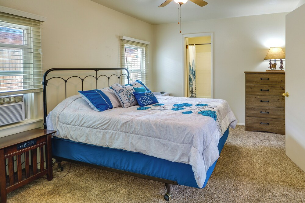 Quaint Cody Cottage w/ Grill: Walk to Downtown!