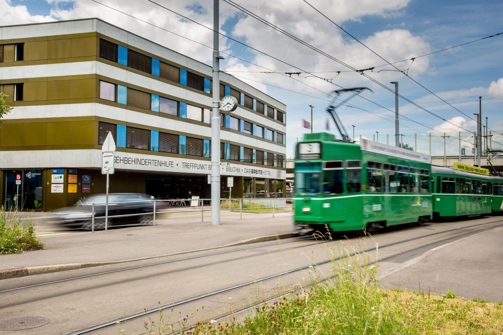 Dasbreitehotel am Rhein