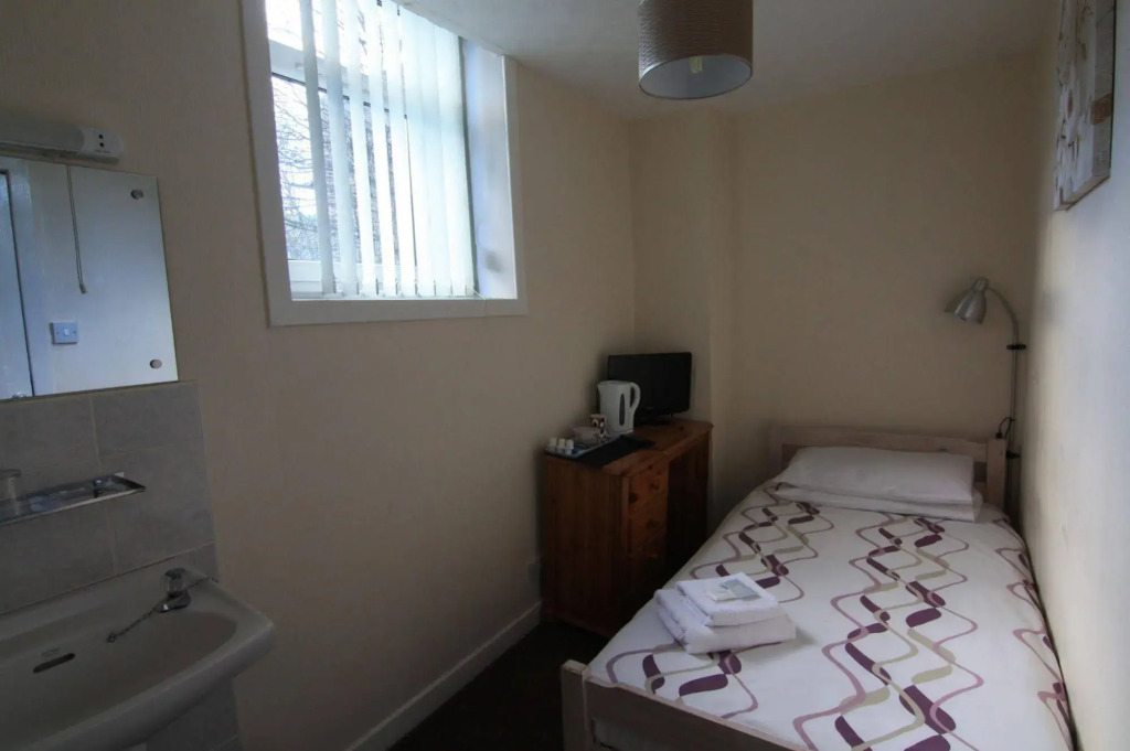 The Hampton Court Guesthouse