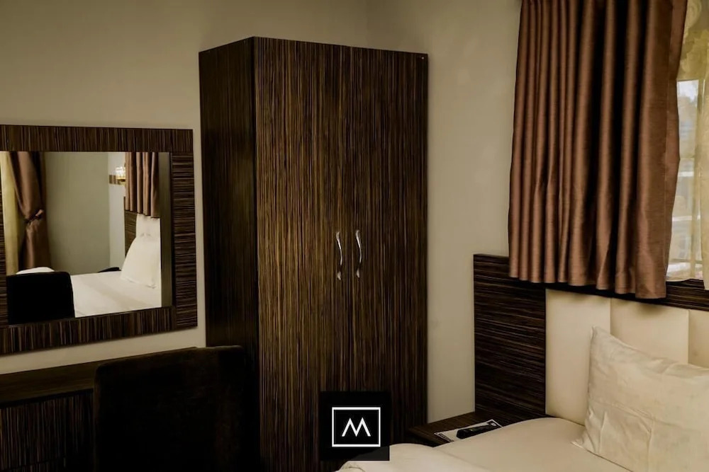Mo-House Hotels and Apartments