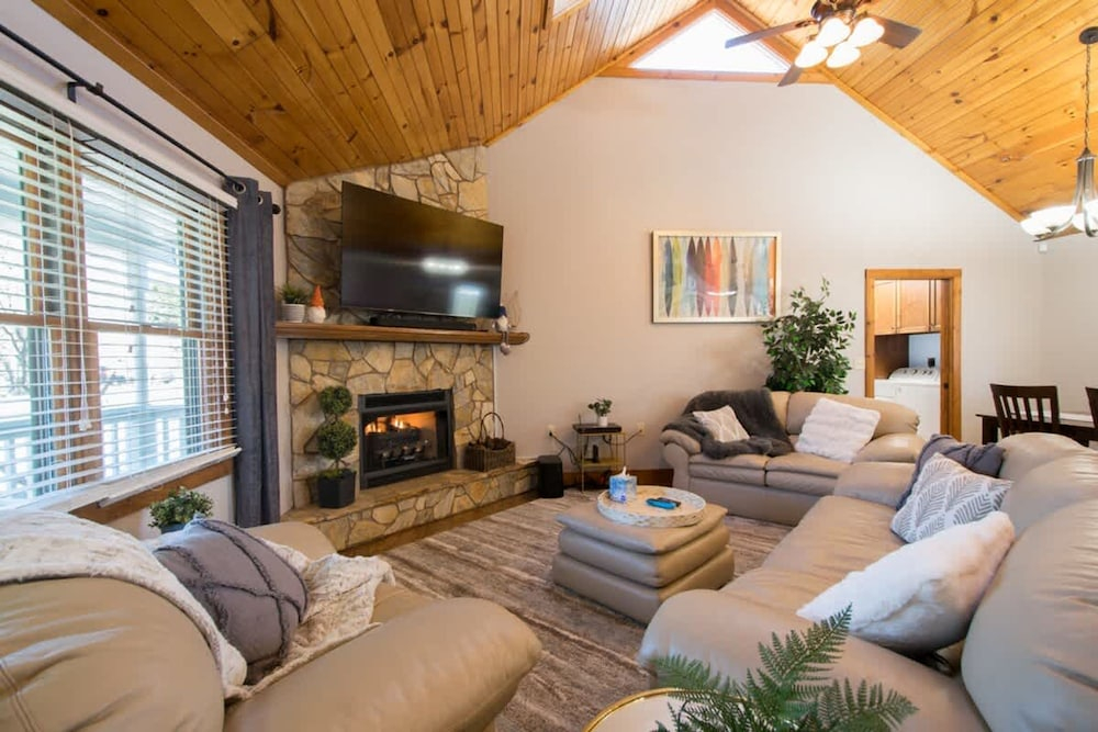 Rustic 4BR w Deck Firepit Darts Near Golf