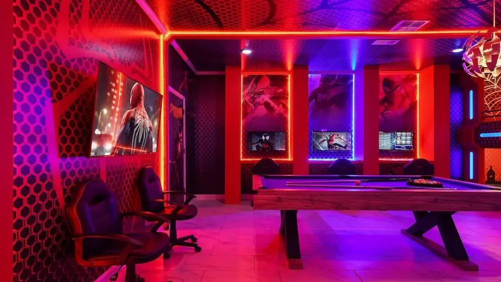 Themed Rooms & Pool in Storey Lake Resort