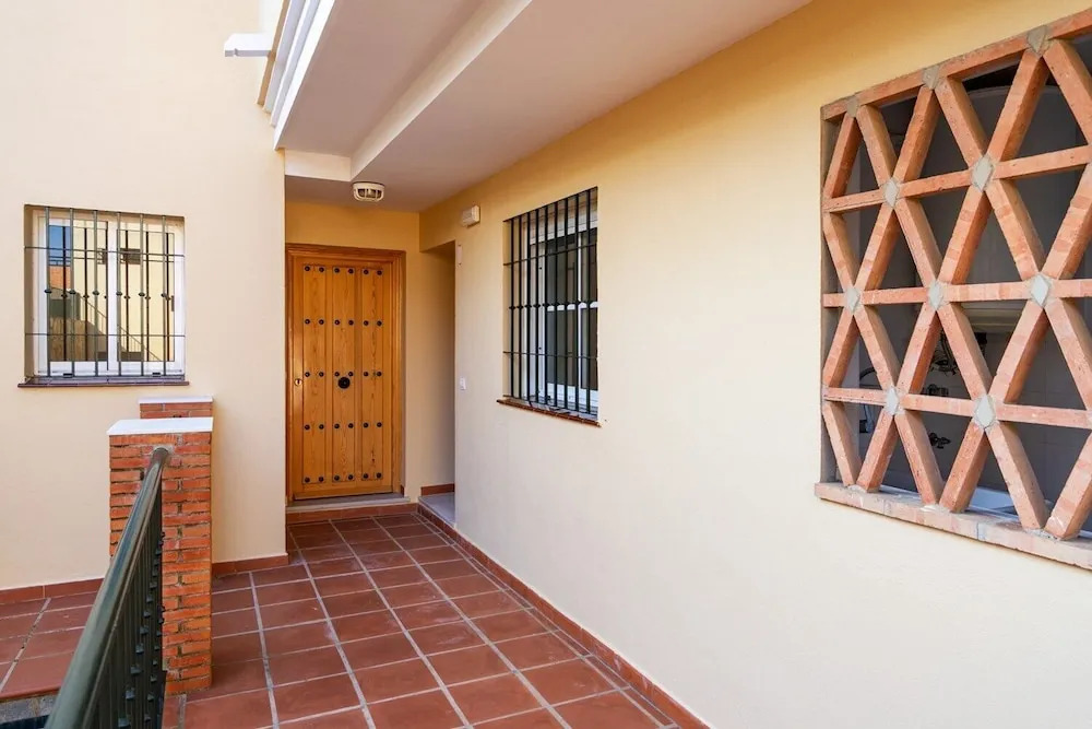 Bright Apartment with Sea View and Terrace Ref 53