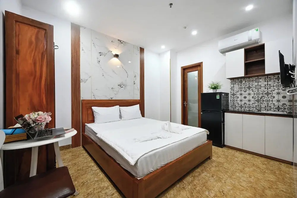 Yoyo Airport Saigon Hotel