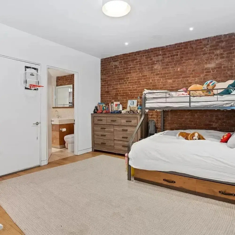 Rialto V by Rove Travel Union Square 3BR Loft