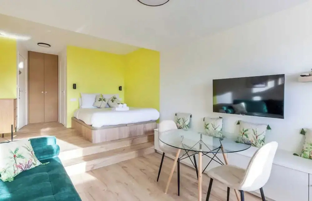 Beautiful Renovated Studio on Port de Deauville