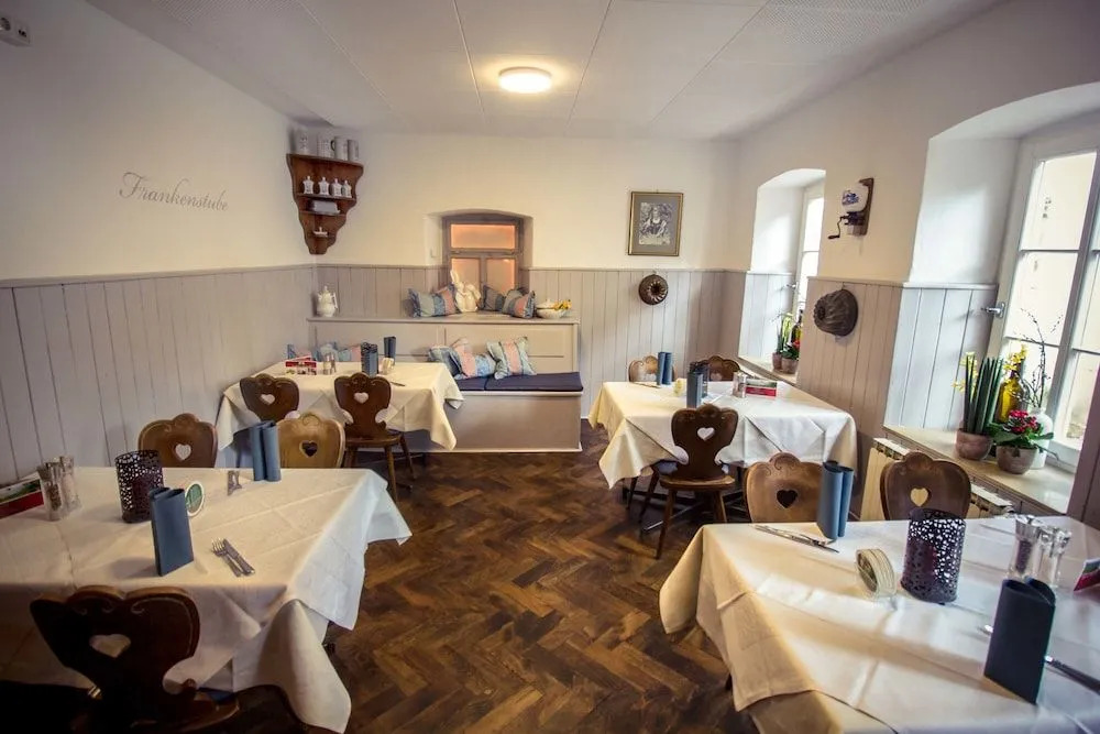 Landhotel und Weingasthof Schwarzer Adler