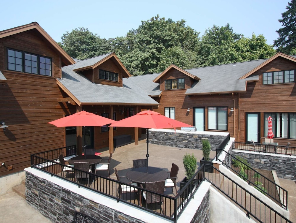 Vineyard View Inn