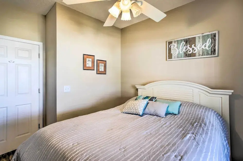 Barefoot Resort Condo w/ Pool, Tennis Court Access