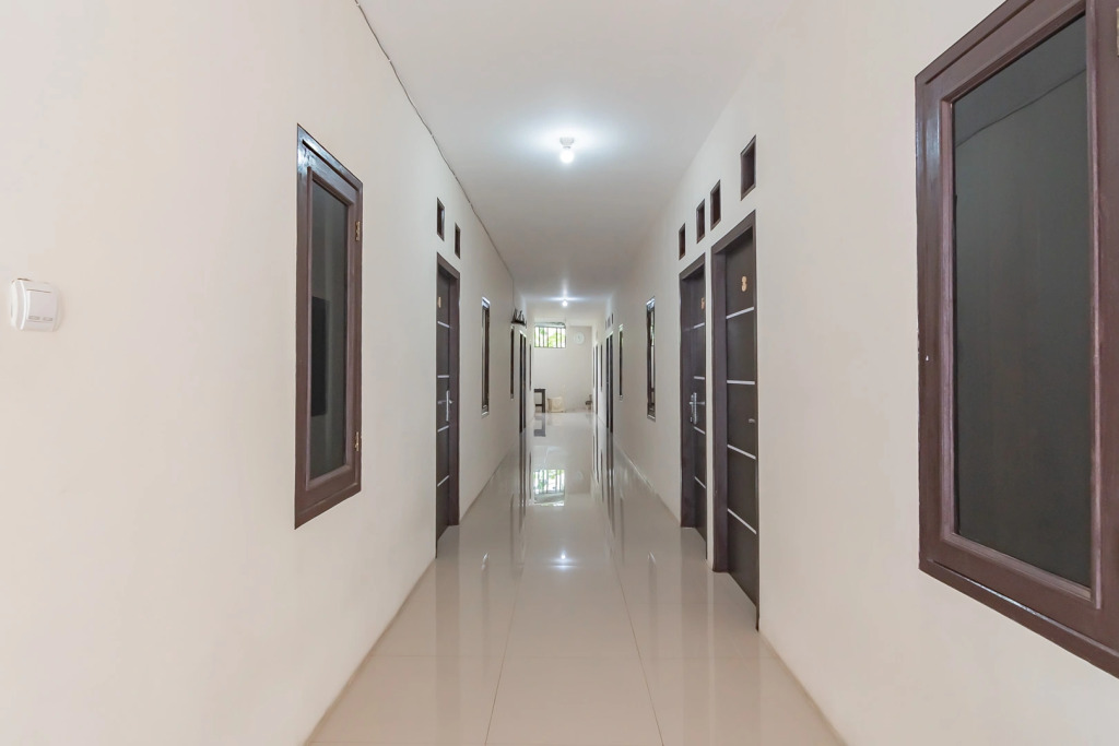 RedDoorz Syariah near Stasiun Cianjur