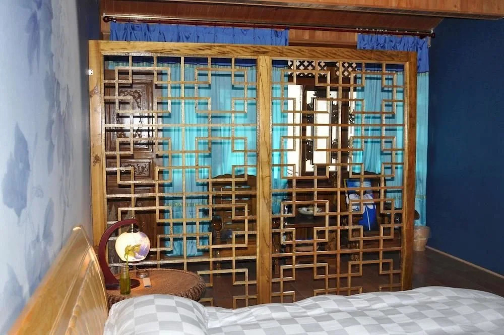 Henryi Oliv Inn