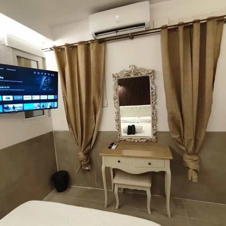 Хостел House with 9 private rooms