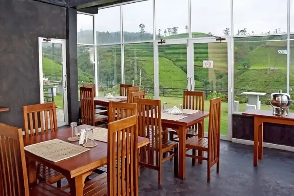 OYO 261 Falcon Tea Garden Hotel