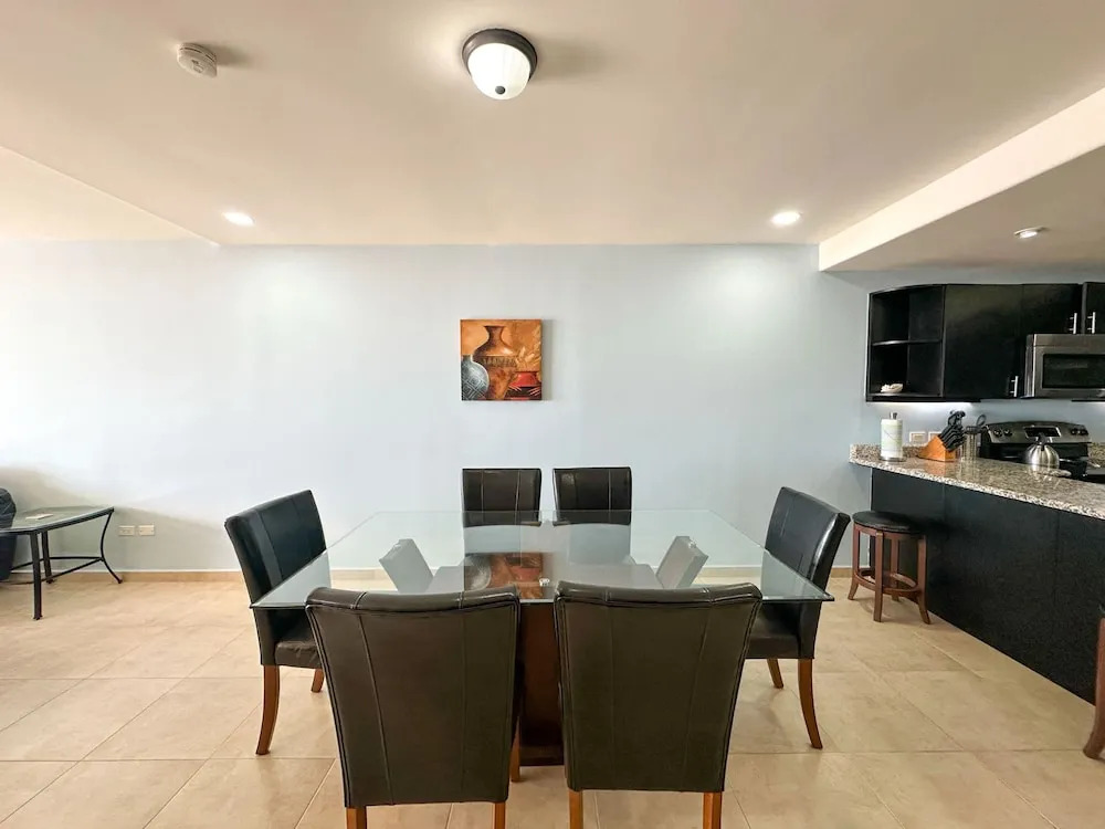 Wake Up Close to the Ocean in This 2BR Condo