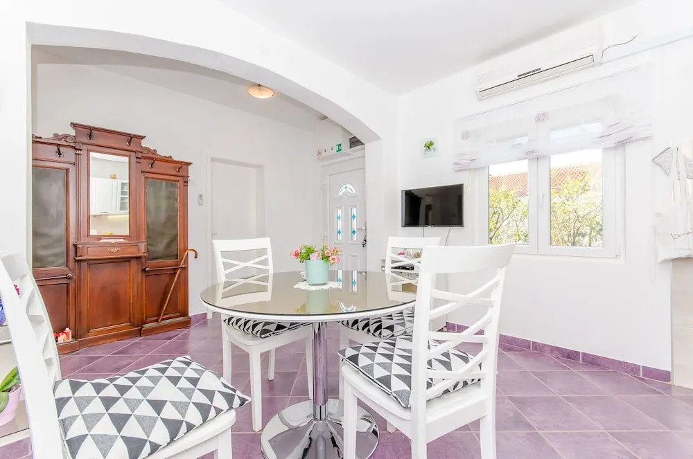 House Lavanda