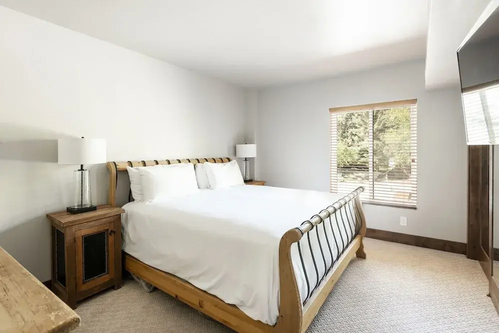 Park Station 227 & 229 5 Bedroom Condo by RedAwning