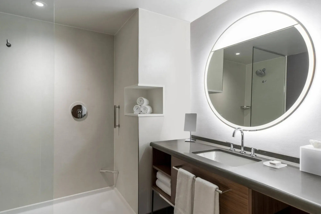 Courtyard by Marriott Iowa City University Heights