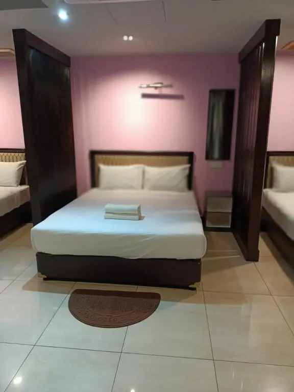 Hotel Sri Sutra PJ 222