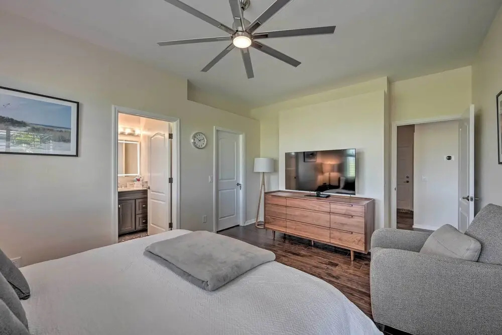 Modern Naples Home w/ Amenity Access!