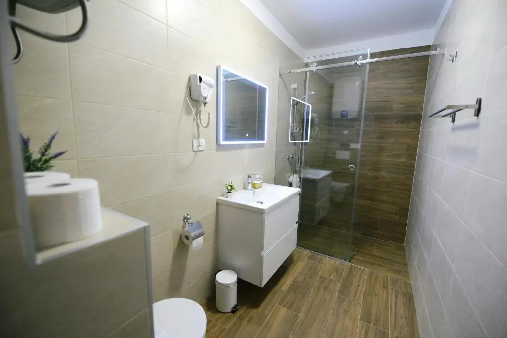 Tonio Rooms