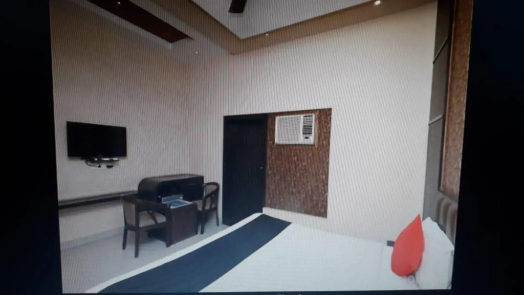 Capital O 2354 Hotel Utsav Inn