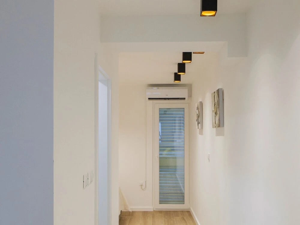 Enticing Holiday Home In Split Near Sea Beach