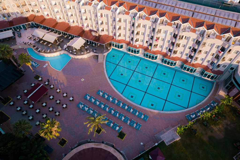 Отель Rox Resort