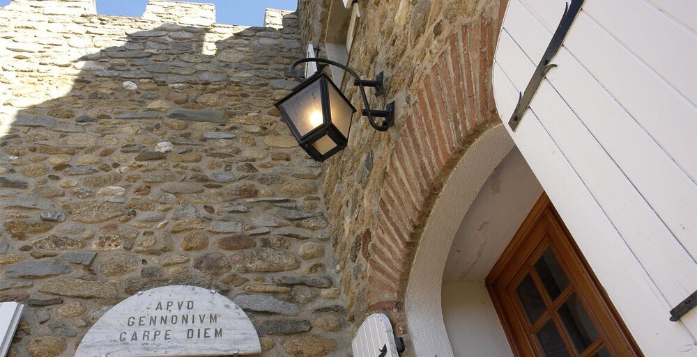 Le Castell Du Vila