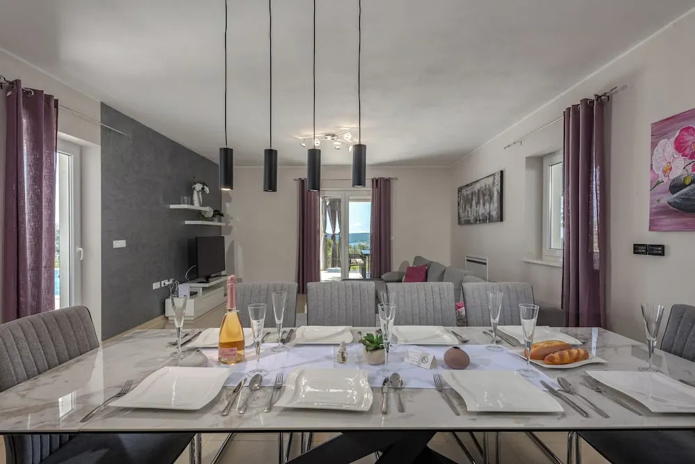 Villa Luka With 50 sqm Pool