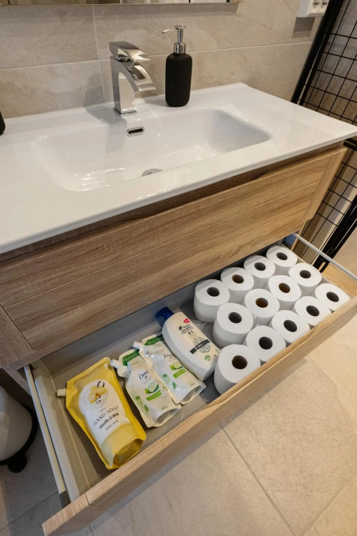 Unique and Spacious Apt close to City Centre