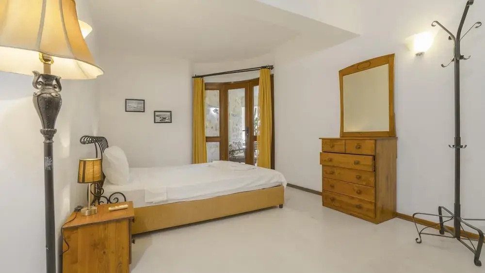 House With Private Pool and Garden 4 min to Beach