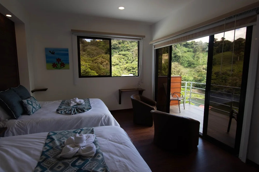 Burbi Lake Lodge Monteverde