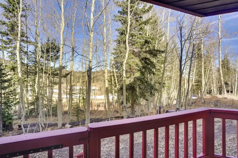 Ski-in, Ski-out Brian Head Condo w/ Fireplace!